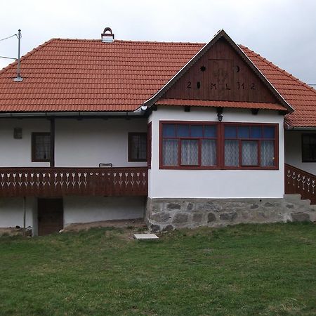 Maksai Lak Apartment Ocna de Sus Bagian luar foto